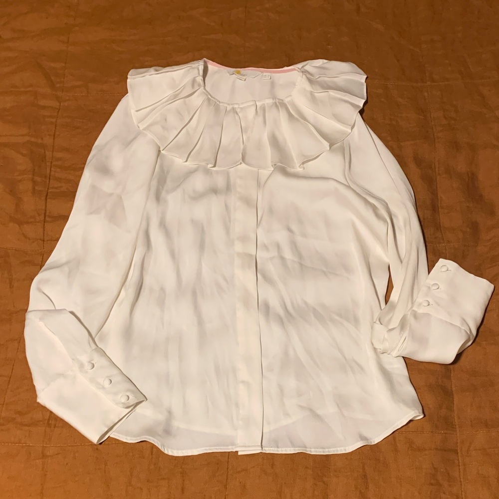 Adorable Boden pleated collar blouse